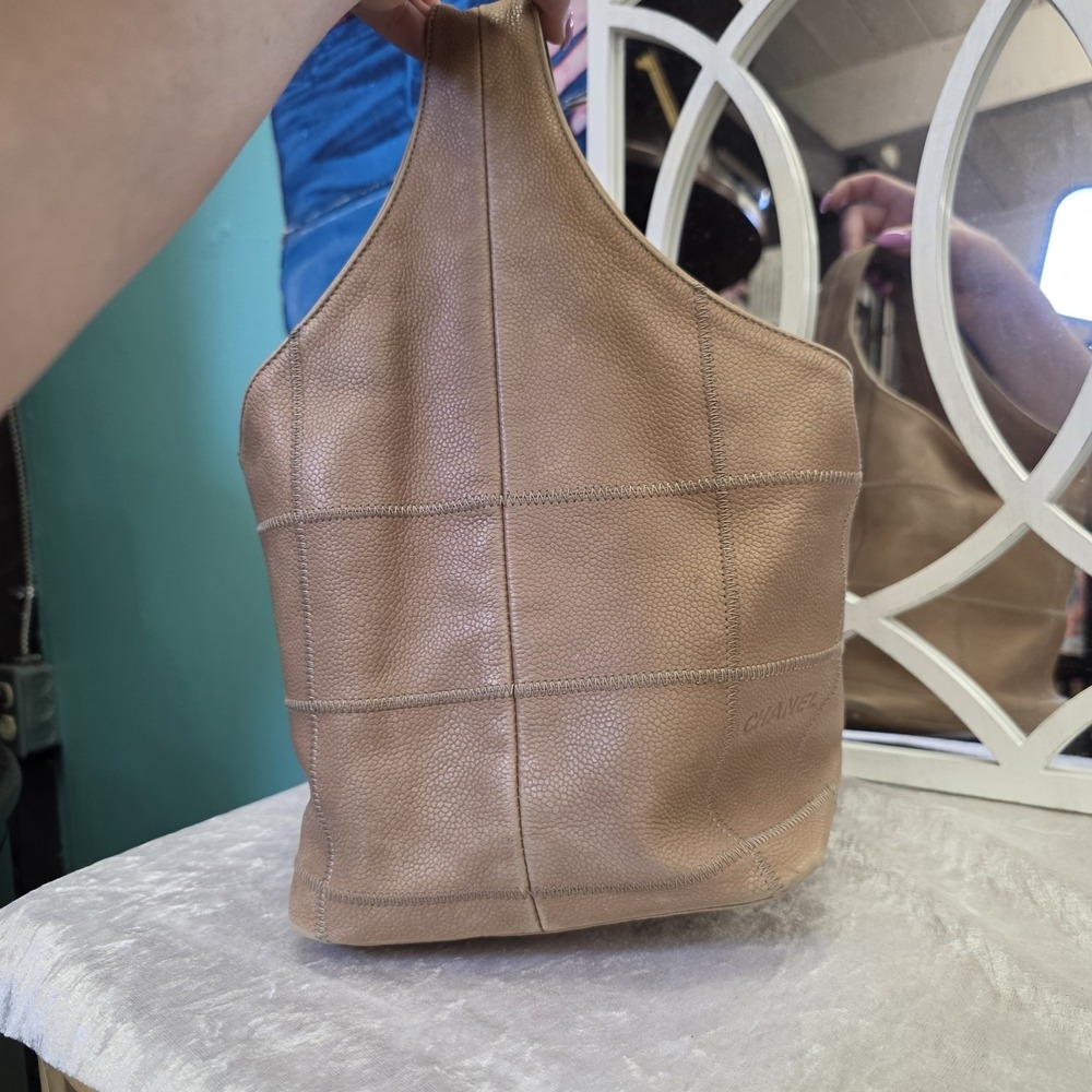 Authentic CHANEL CC Vintage Hangbag Leather Beige Tan Bucket Bag Top Handle - Picture 5 of 16